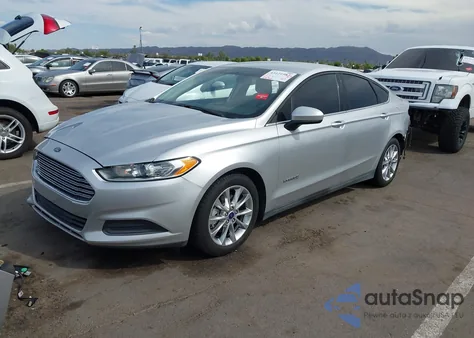 2015 Ford Fusion Hybrid S из США, поврежденный, VIN 3FA6P0UU1FR106345